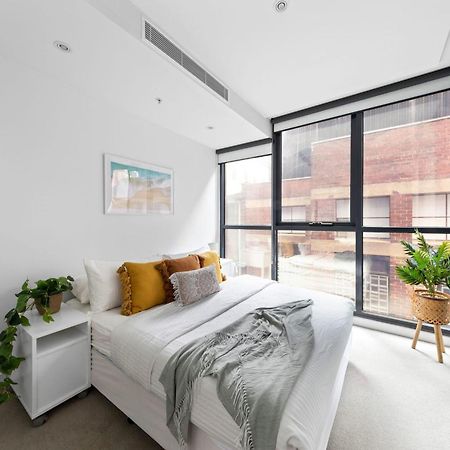 A Chic & Comfy 2Br Apt Near Federation Square เมลเบิร์น ภายนอก รูปภาพ